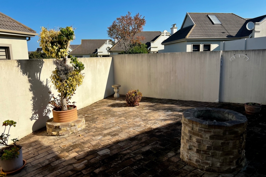 2 Bedroom Property for Sale in Blue Mountain Village Western Cape